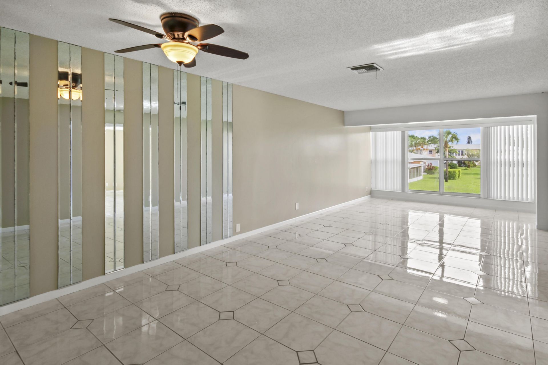 1421 NW 20th Avenue, Unit 204, Delray Beach, FL 33445 Photo