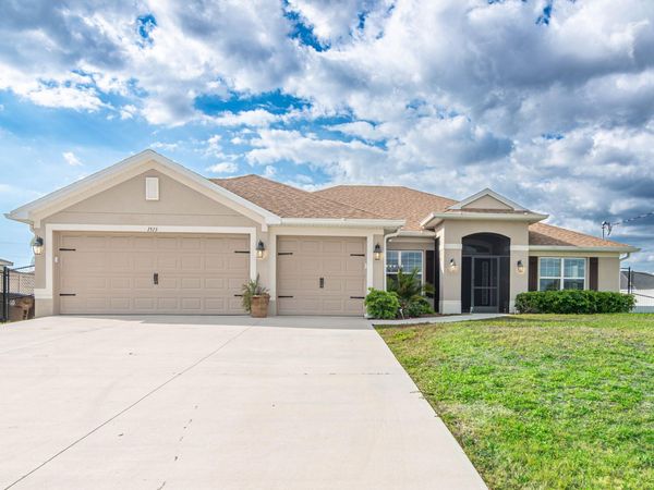 1513 NE 43rd Terrace, Cape Coral, FL 33909