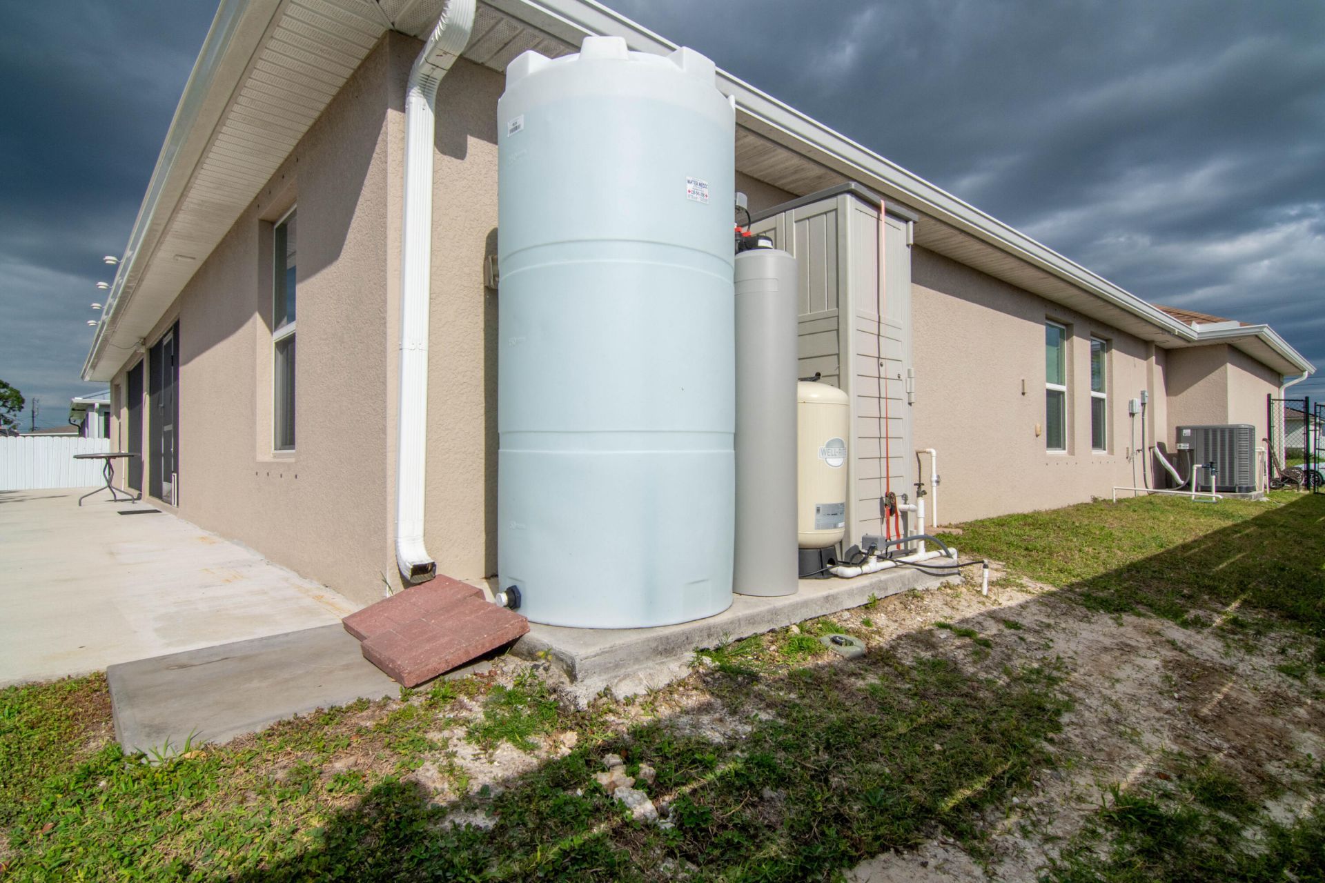 1513 NE 43rd Terrace, Cape Coral, FL 33909 Photo