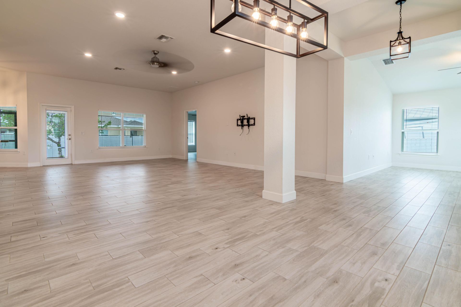 1513 NE 43rd Terrace, Cape Coral, FL 33909 Photo