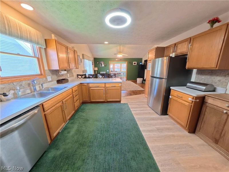 3160 Pondview Drive, Ravenna, OH 44266 Photo 10