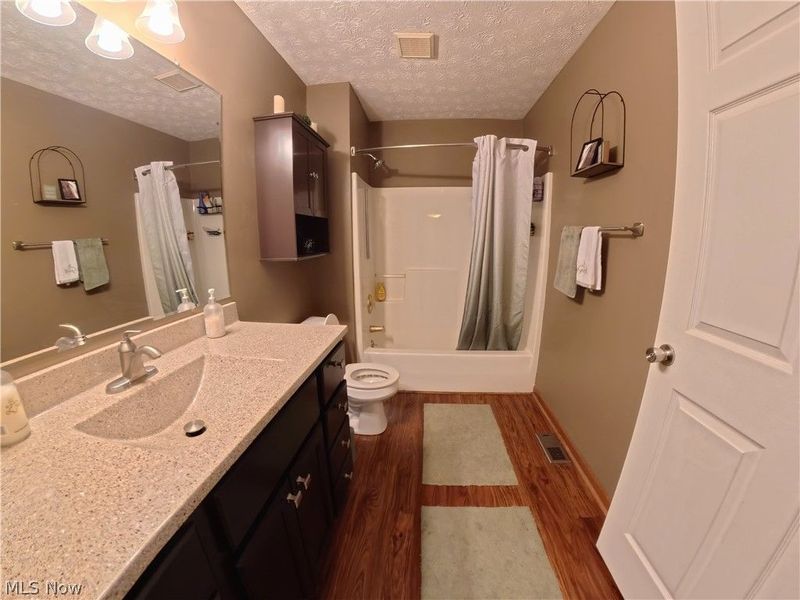 3160 Pondview Drive, Ravenna, OH 44266 Photo 11