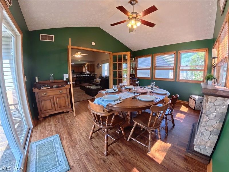 3160 Pondview Drive, Ravenna, OH 44266 Photo 3