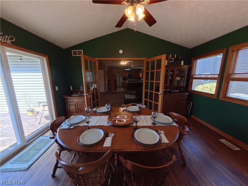 3160 Pondview Drive, Ravenna, OH 44266 Photo 4