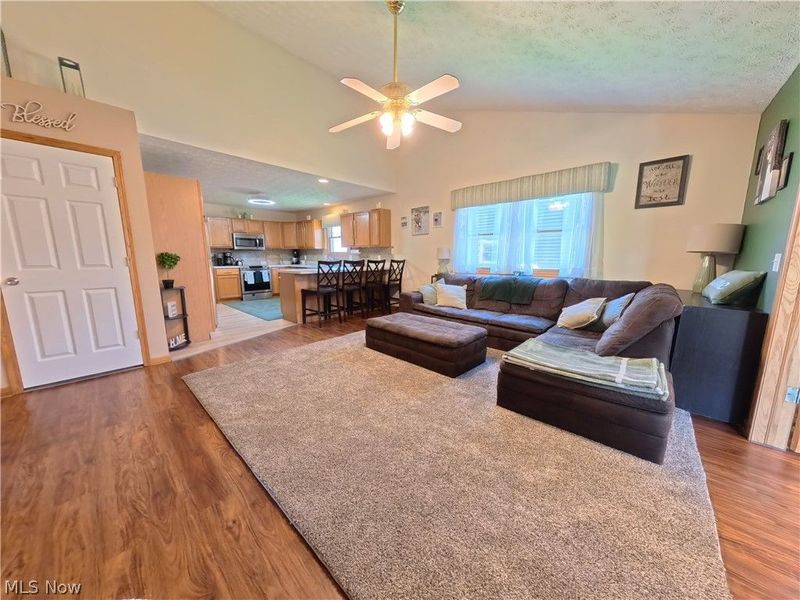 3160 Pondview Drive, Ravenna, OH 44266 Photo 8