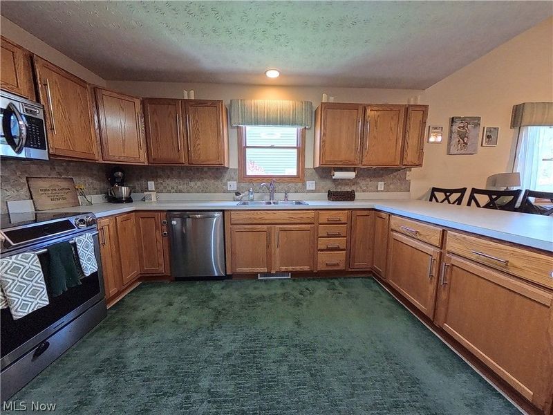 3160 Pondview Drive, Ravenna, OH 44266 Photo 9