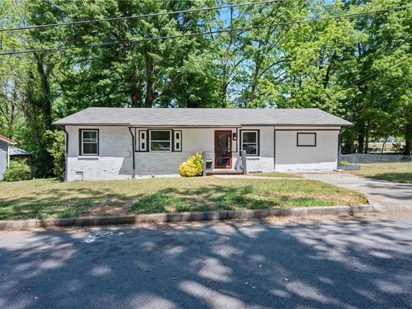 100 Pine Circle, Jonesboro, GA 30236