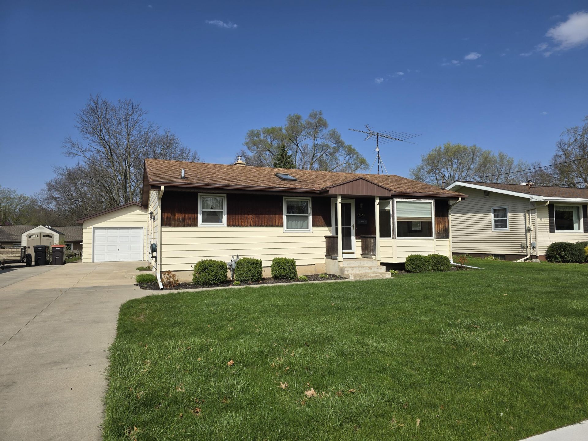 3823 Wyoming Avenue Sw, Wyoming, MI 49519 Main Photo