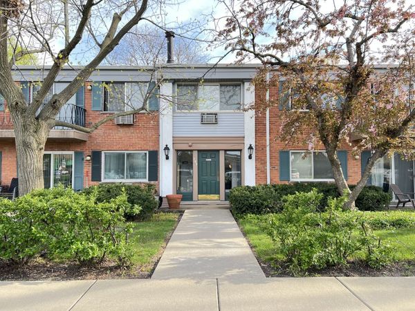 703 E Falcon Drive , Unit C102, Arlington Heights, IL 60005
