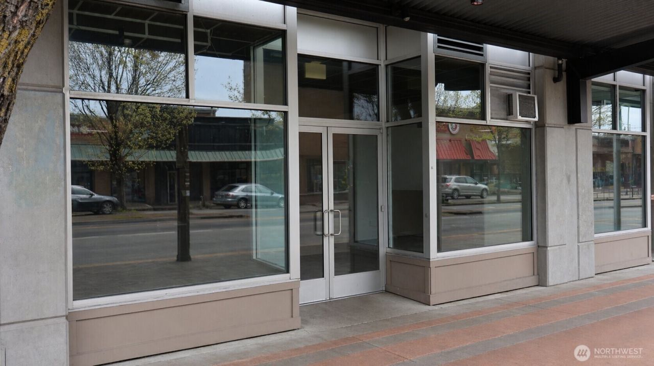 12518 Lake City Way Ne, Seattle, WA 98125