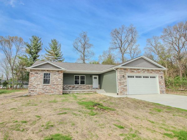 250 E Pine Street , Wheatfield, IN 46392