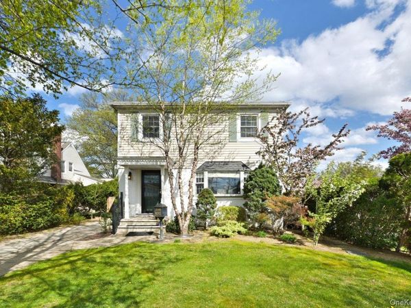 295 New Hyde Park Road, Garden City, NY 11530