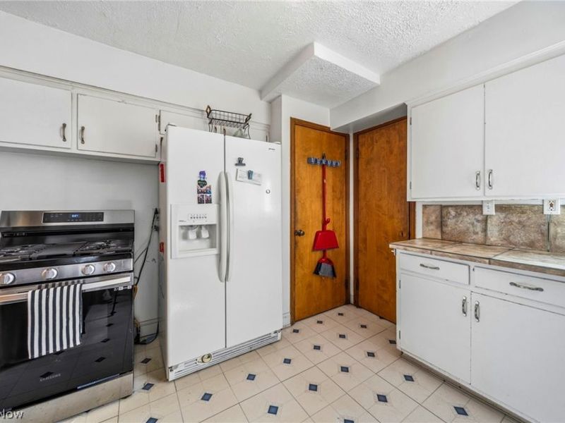 21790 Kennison Avenue, Euclid, OH 44123 Photo 4