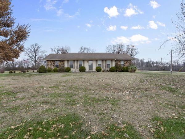 24250 Hanging Rock Road , Mcclure, IL 62957