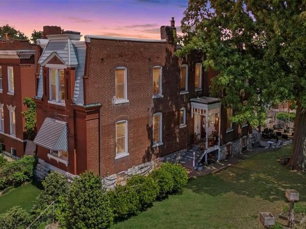 3230 Iowa Avenue, St Louis, MO 63118