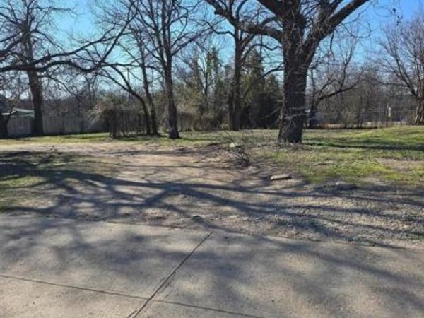 2115 S Denley Drive , Dallas, TX 75216