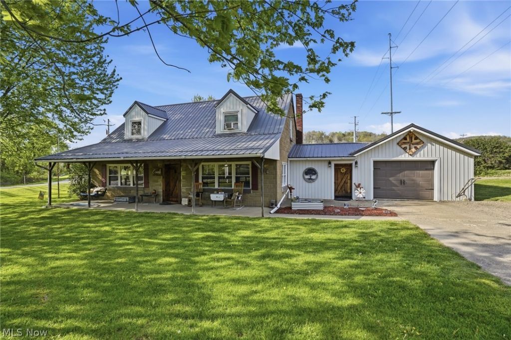 3811 SW State Route 258, Newcomerstown, OH 43832