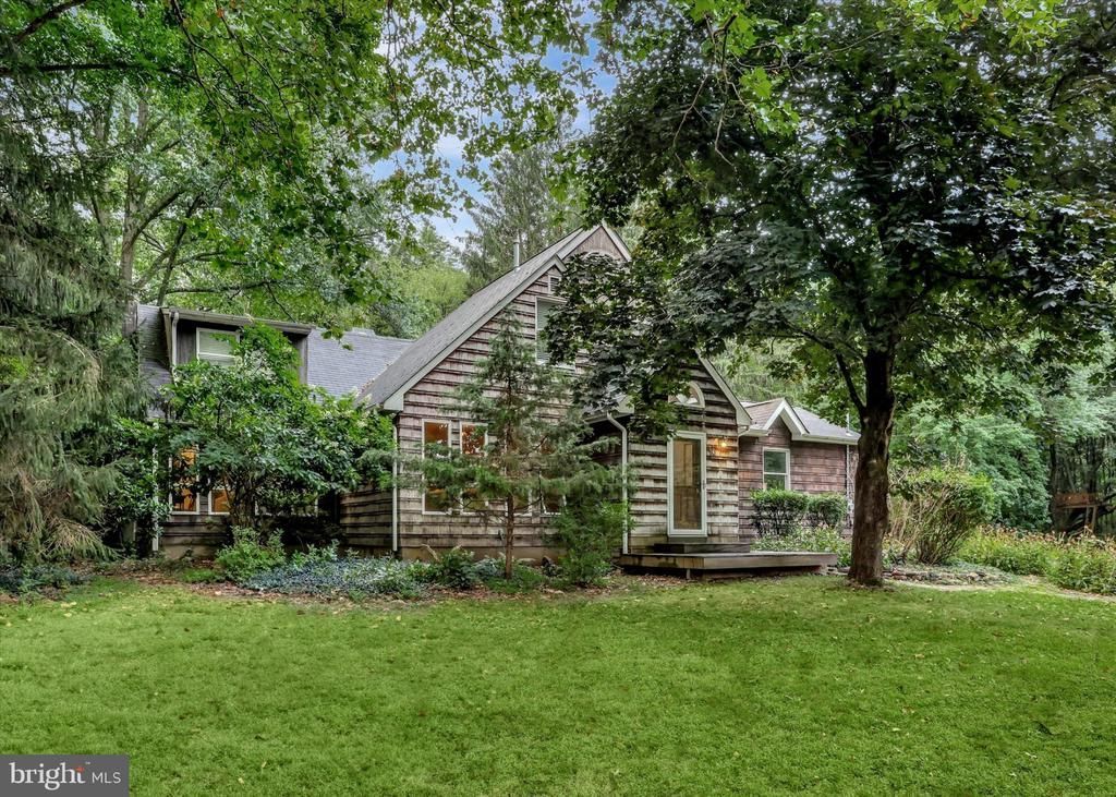 10 Crestview Drive, Hopewell, NJ 08525 Main Photo