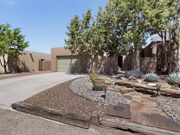 611 Camino Espanol NW, Albuquerque, NM 87107
