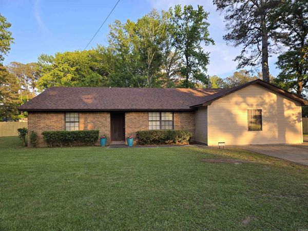 3609 Old Warren Road, Pine Bluff, AR 71603
