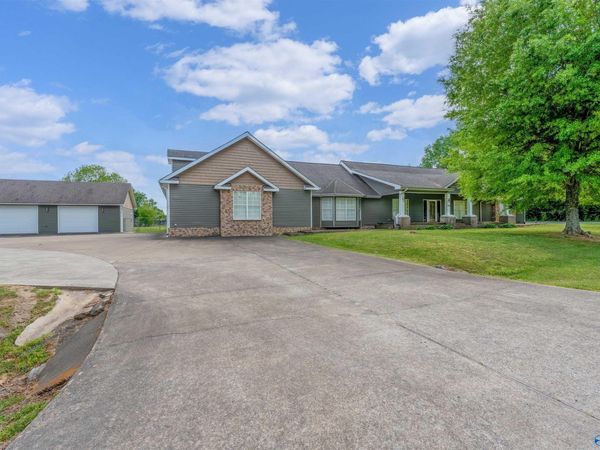 1105 Hammonds Road, Fyffe, AL 35971