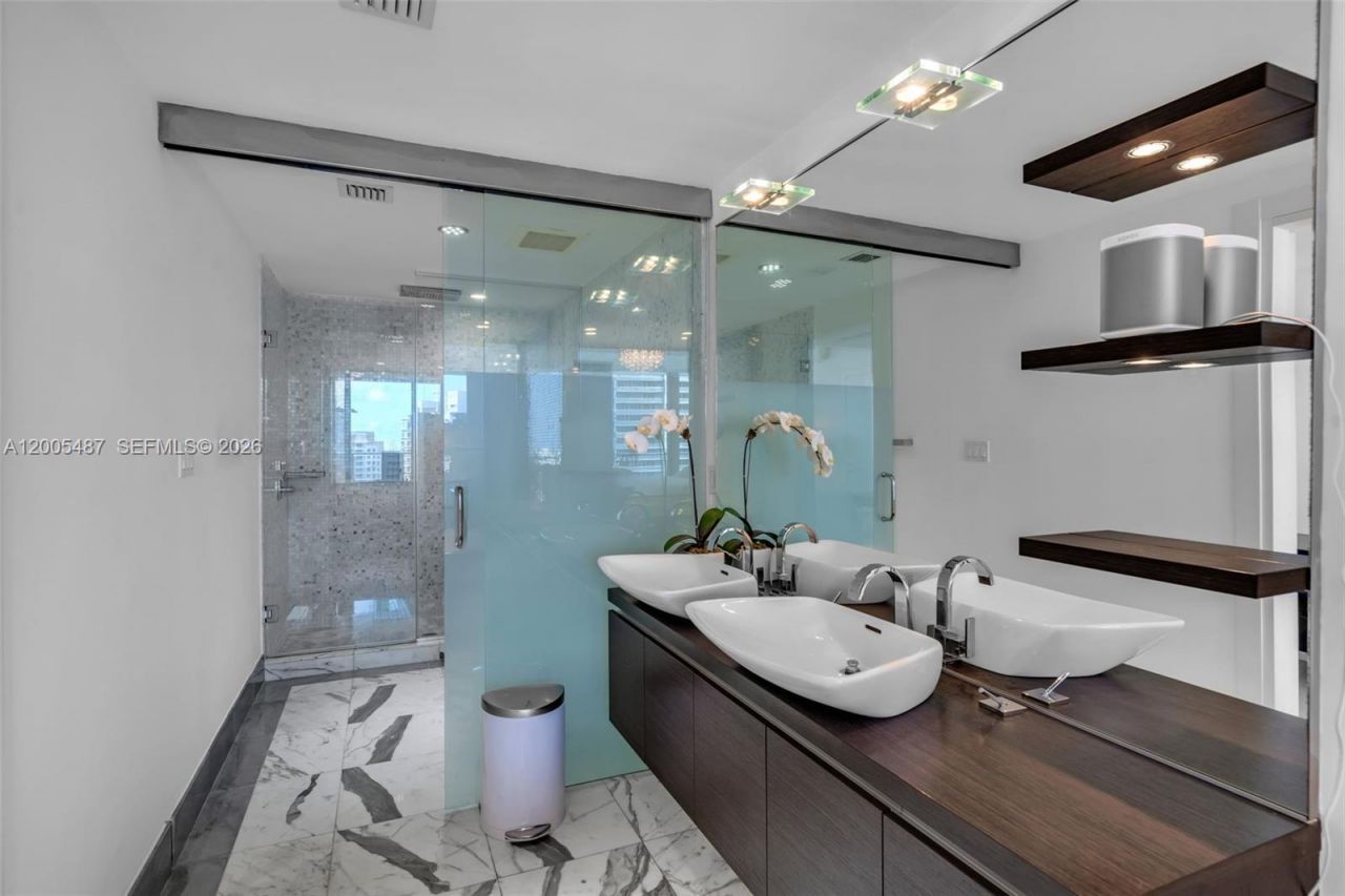 200 Biscayne Boulevard Way , Unit 3407, Miami, FL 33131 Photo