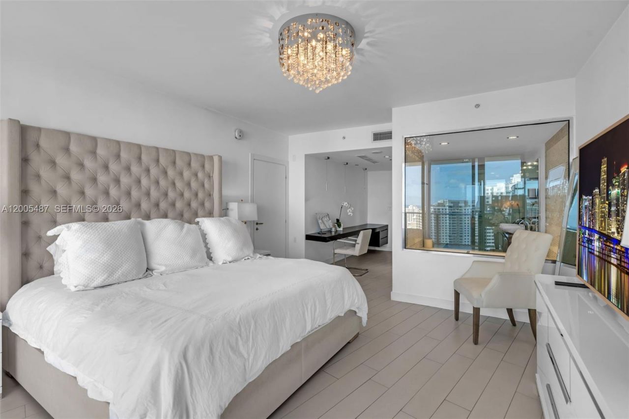 200 Biscayne Boulevard Way , Unit 3407, Miami, FL 33131 Photo
