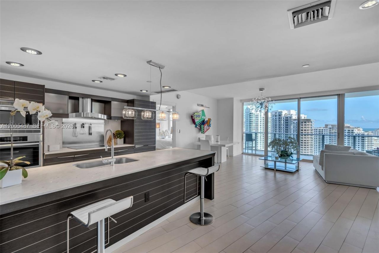 200 Biscayne Boulevard Way , Unit 3407, Miami, FL 33131 Photo
