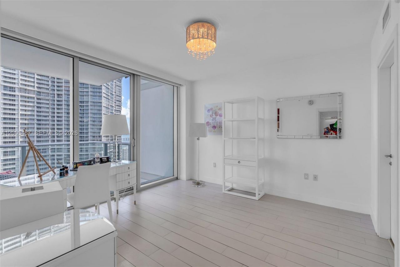 200 Biscayne Boulevard Way , Unit 3407, Miami, FL 33131 Photo