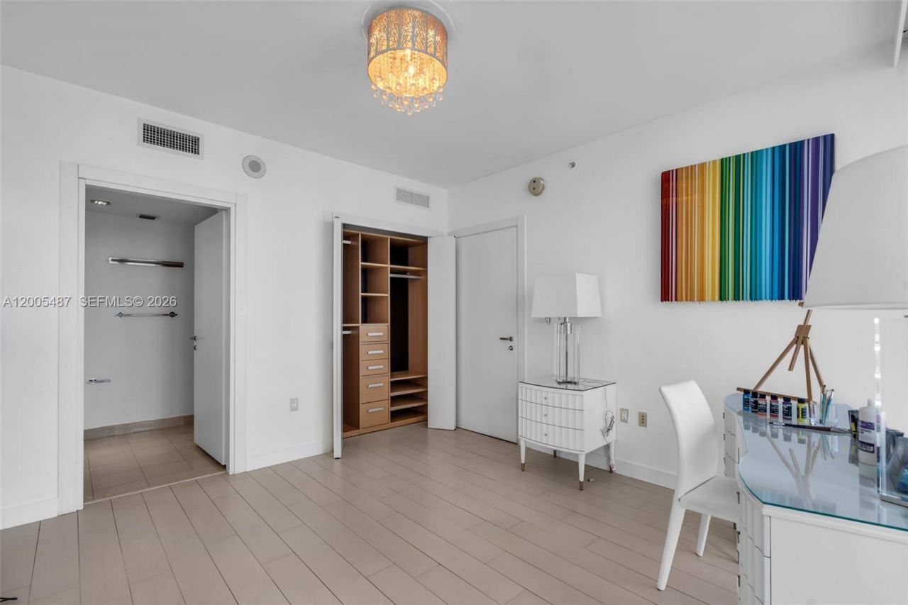 200 Biscayne Boulevard Way , Unit 3407, Miami, FL 33131 Photo