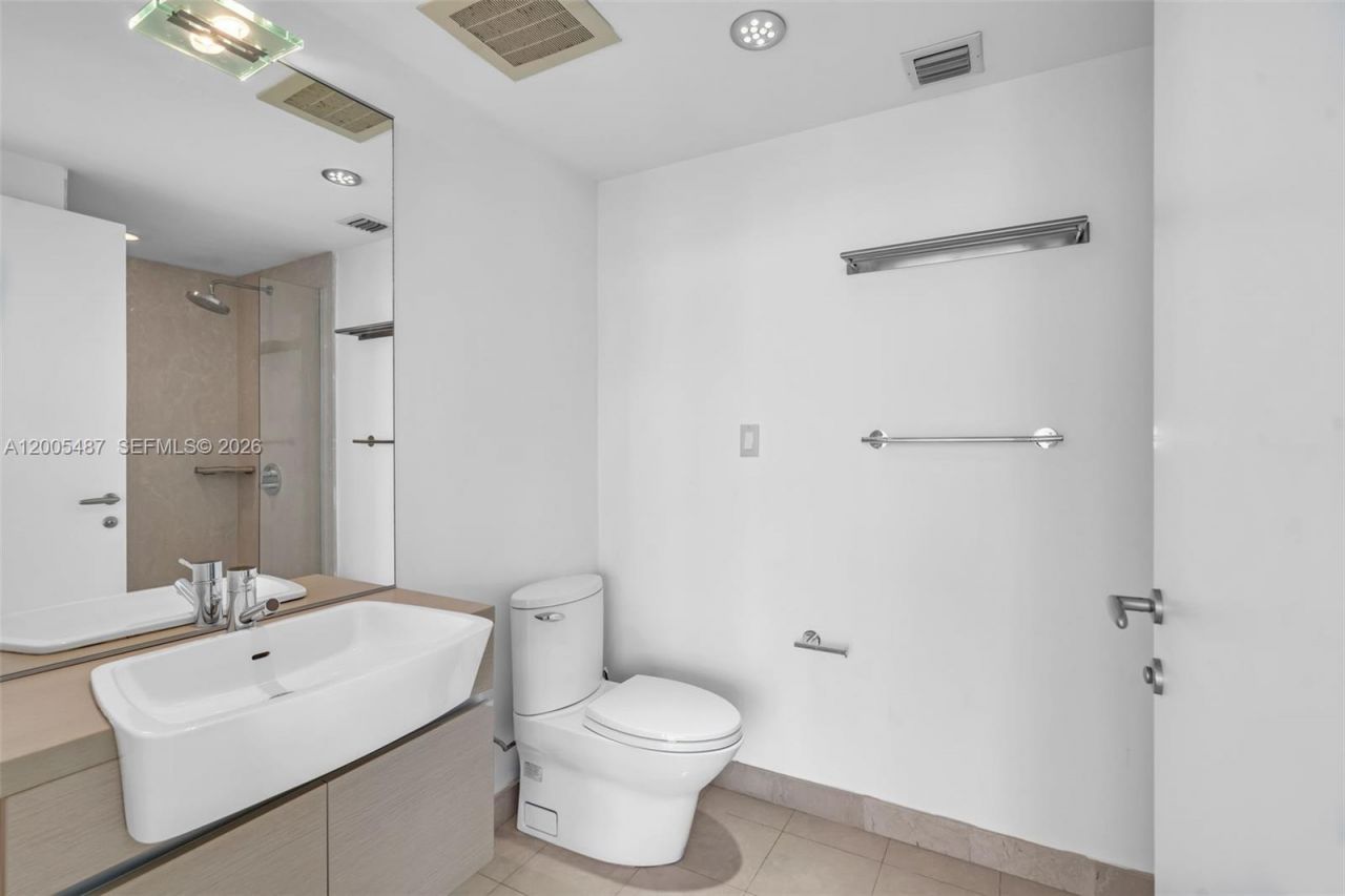 200 Biscayne Boulevard Way , Unit 3407, Miami, FL 33131 Photo