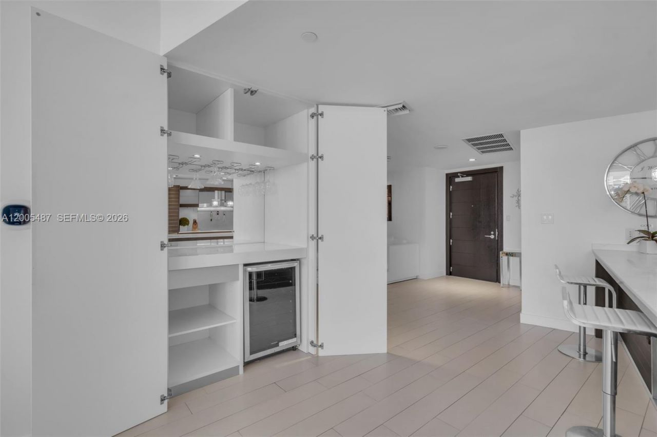 200 Biscayne Boulevard Way , Unit 3407, Miami, FL 33131 Photo