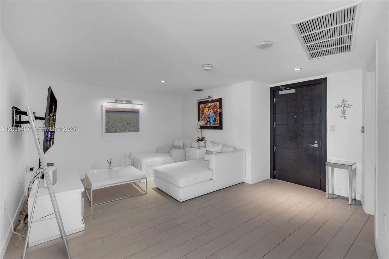 200 Biscayne Boulevard Way , Unit 3407, Miami, FL 33131 Photo