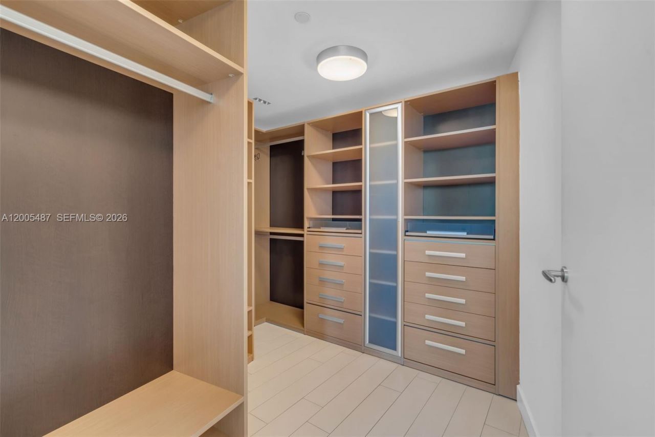 200 Biscayne Boulevard Way , Unit 3407, Miami, FL 33131 Photo