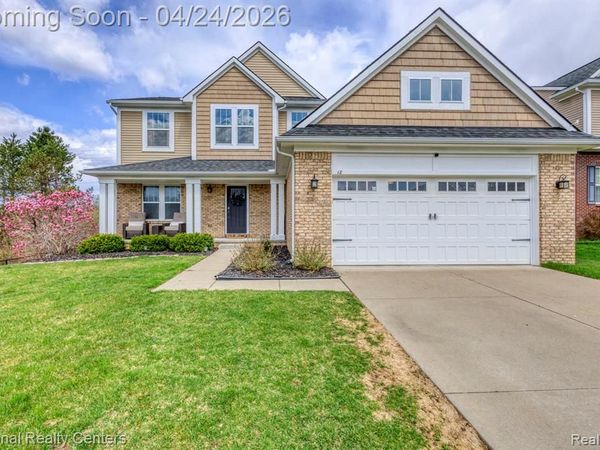 18 Wildrose Drive, White Lake Twp, MI 48386