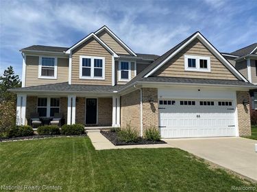 18 Wildrose Drive, White Lake Twp, MI 48386