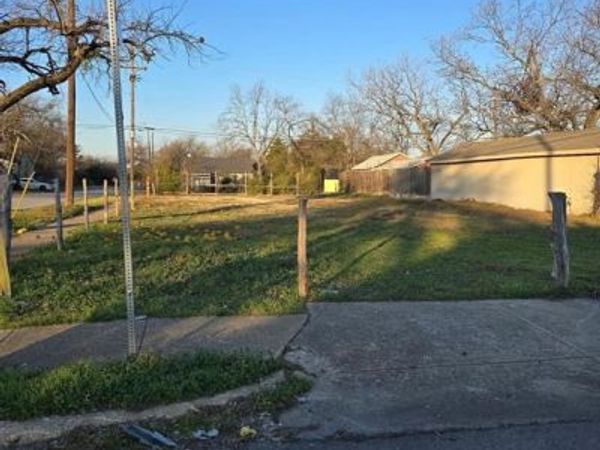 1547 S Denley Drive , Dallas, TX 75216