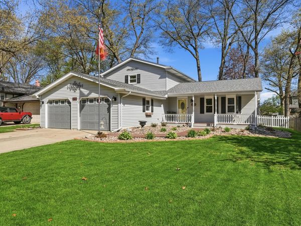 242 Bunker Drive, Schererville, IN 46375