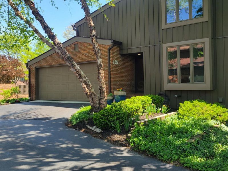 135 Glen Circle, Worthington, OH 43085 Photo 2