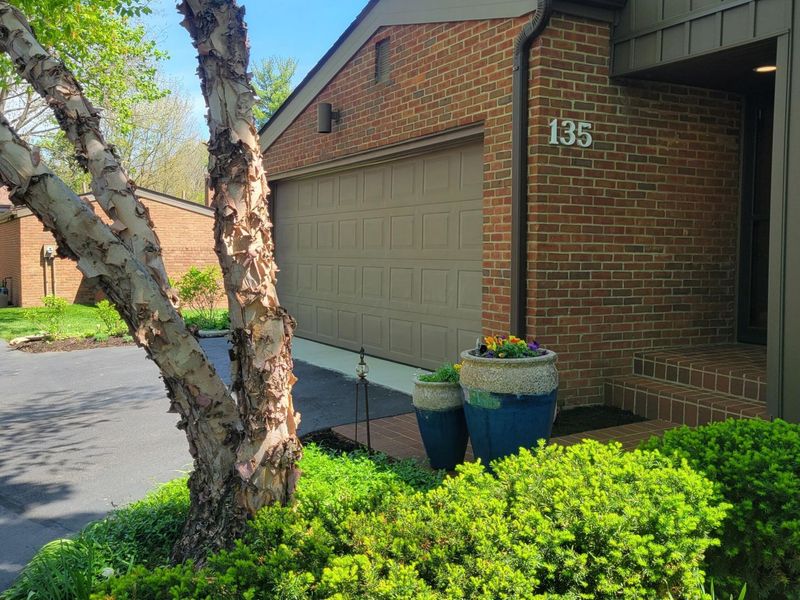 135 Glen Circle, Worthington, OH 43085 Photo 3