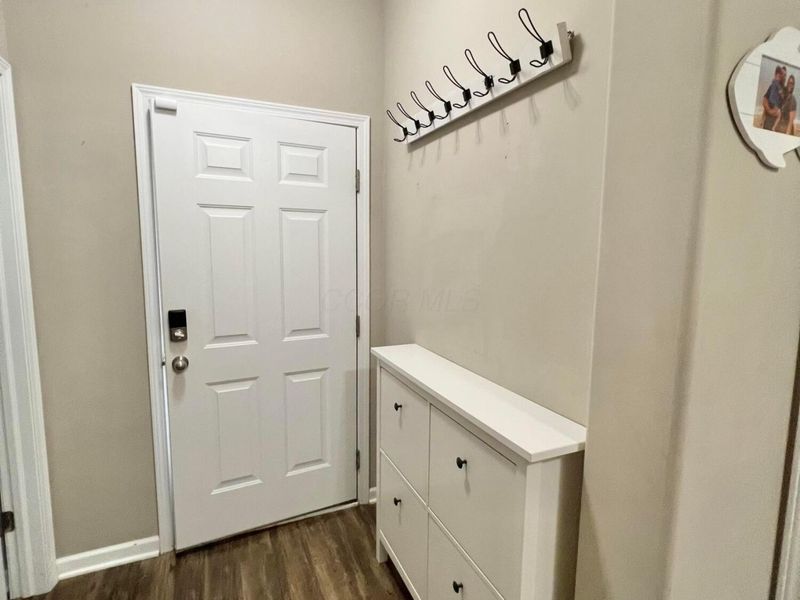 5652 Long Branch Place, Columbus, OH 43228 Photo 2