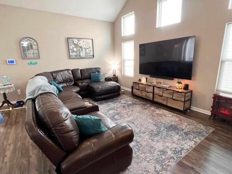 5652 Long Branch Place, Columbus, OH 43228 Photo 4