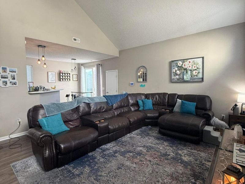 5652 Long Branch Place, Columbus, OH 43228 Photo 5