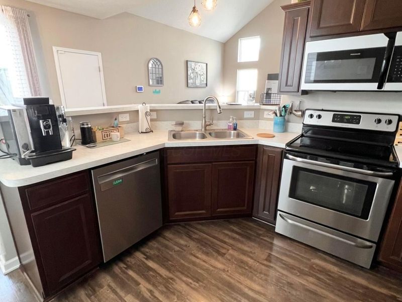 5652 Long Branch Place, Columbus, OH 43228 Photo 9