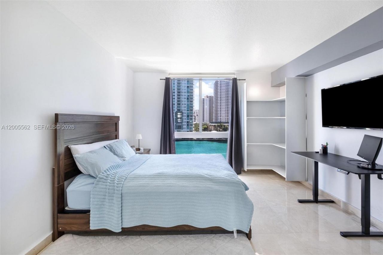 325 S Biscayne Blvd, Unit 823, Miami, FL 33131 Photo