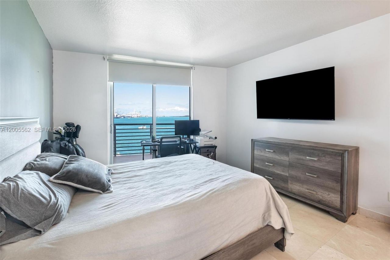 325 S Biscayne Blvd, Unit 823, Miami, FL 33131 Photo