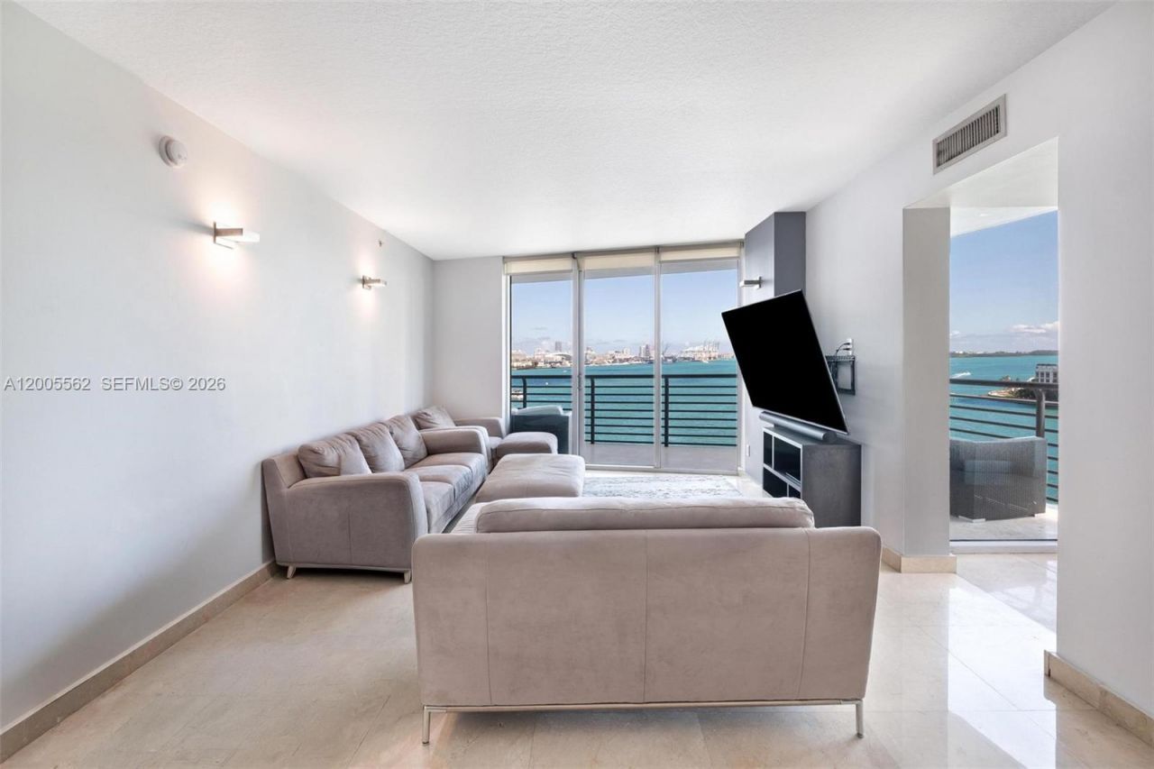 325 S Biscayne Blvd, Unit 823, Miami, FL 33131 Photo