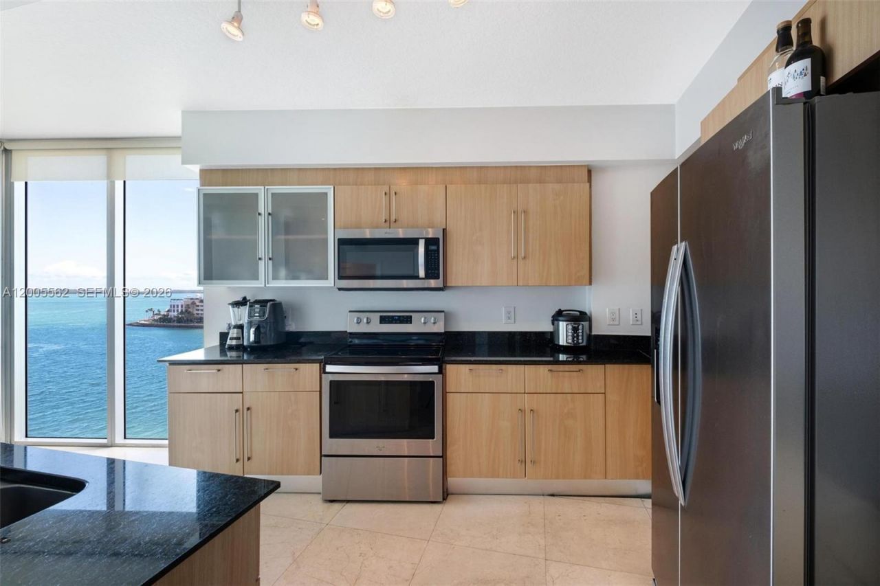 325 S Biscayne Blvd, Unit 823, Miami, FL 33131 Photo