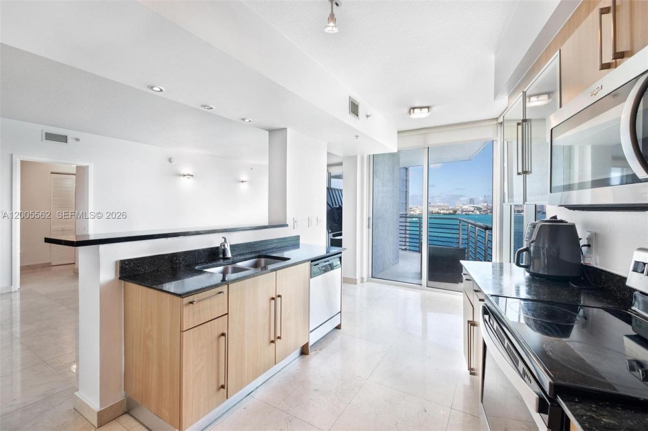325 S Biscayne Blvd, Unit 823, Miami, FL 33131 Photo