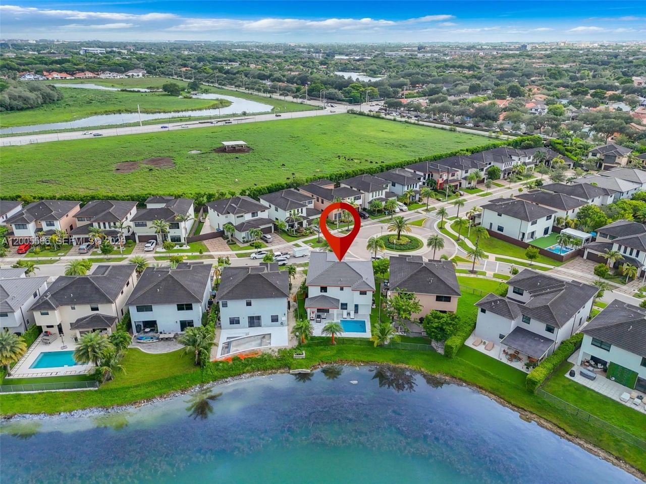 15540 NW 88th Ave, Miami Lakes, FL 33018 Photo